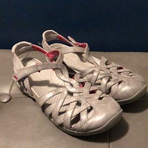 Baretraps Franky sandal. Gray and pink  size 6.5.  GUC.